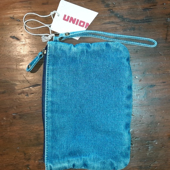 Denim Wristlet Purse Wallet Bag Distressed Fun Style Metal Accents NWT - Picture 2 of 4